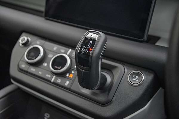 2024 Land Rover Defender 110 P400 X-Dynamic SE L663
