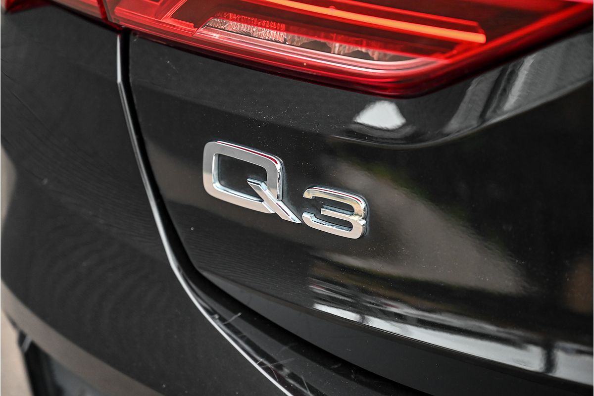 2022 Audi Q3 35 TFSI S line F3
