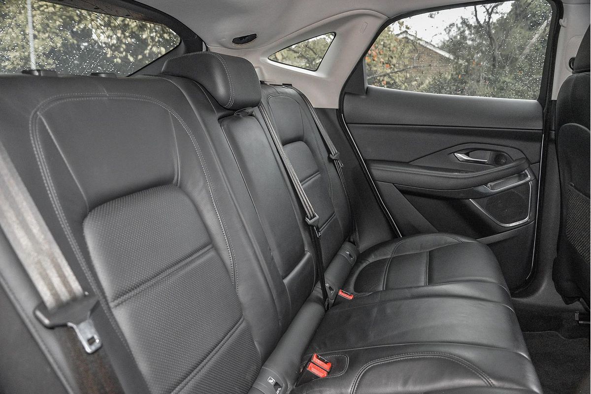 2018 Jaguar E-PACE D240 SE X540