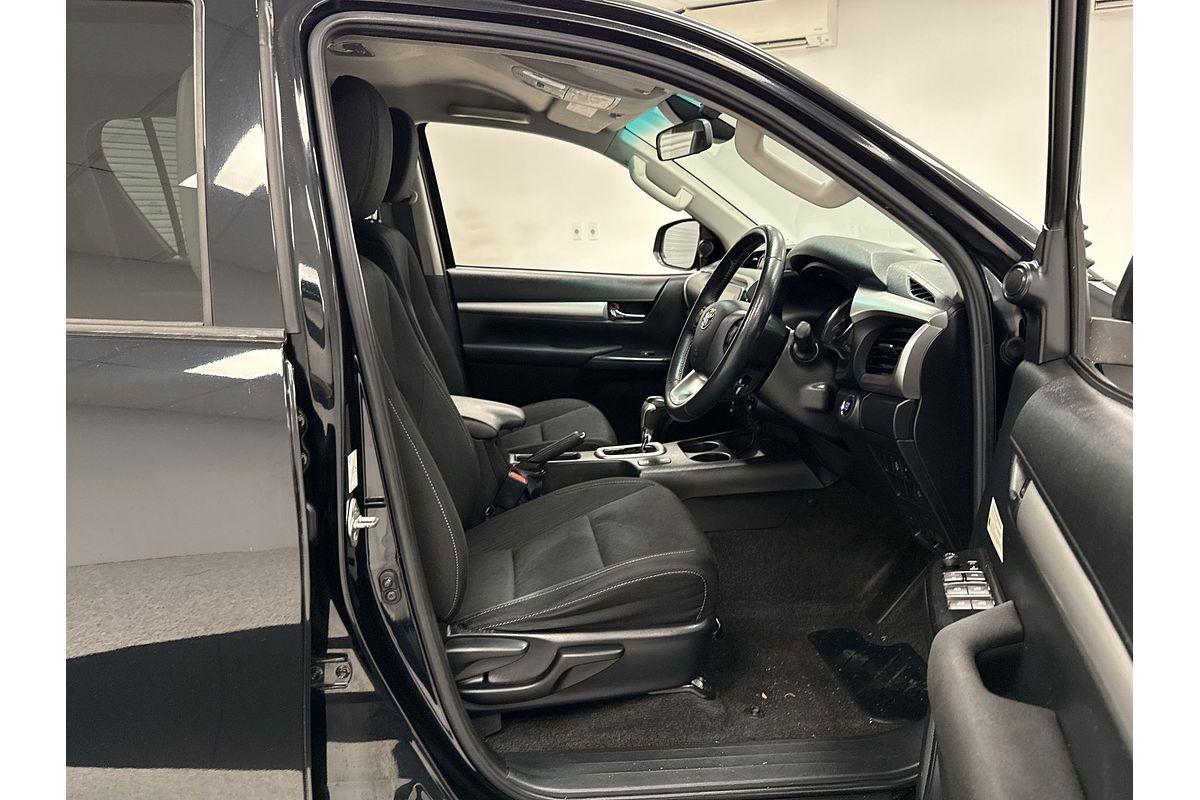 2020 Toyota Hilux SR5 GUN126R 4X4