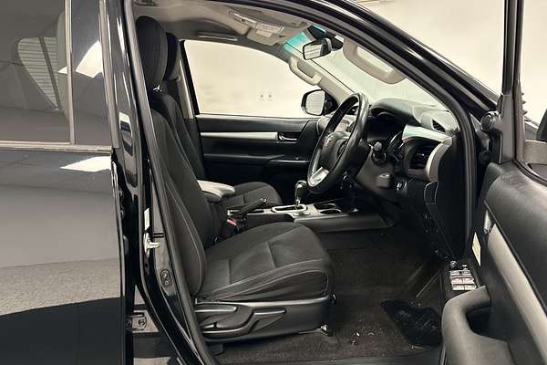 2020 Toyota Hilux SR5 GUN126R 4X4