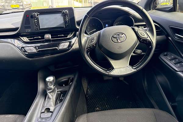 2017 Toyota C-HR  NGX50R