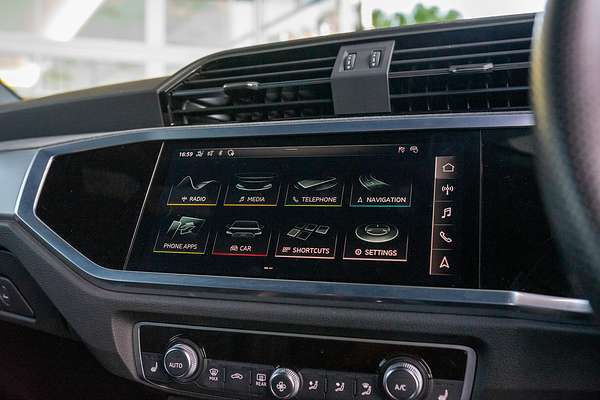 2021 Audi Q3 40 TFSI S line F3