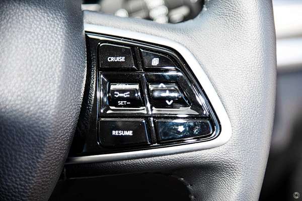 2025 Mahindra XUV700 AX7L