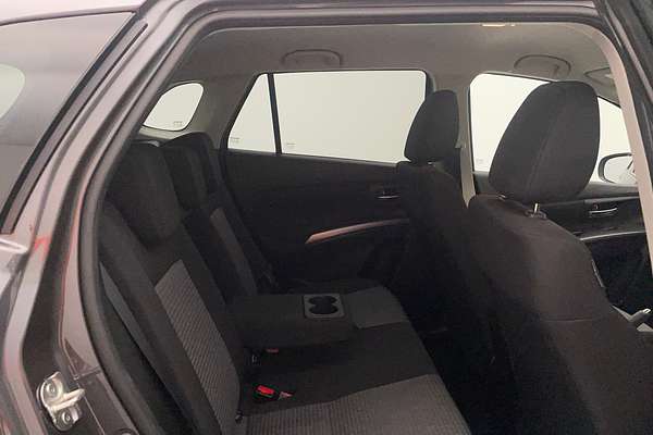 2023 Suzuki S-Cross GLX JYB