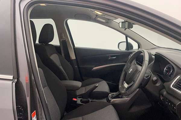 2023 Suzuki S-Cross GLX JYB