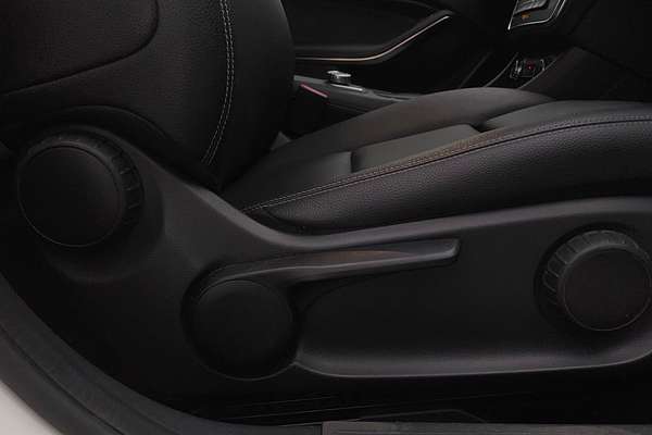 2016 Mercedes-Benz GLA-Class GLA180 X156