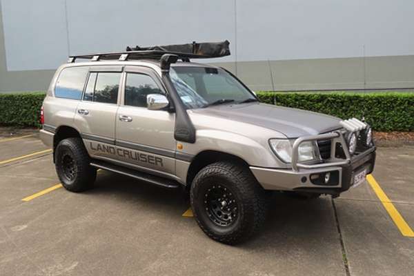 2004 Toyota Landcruiser GXL UZJ100R
