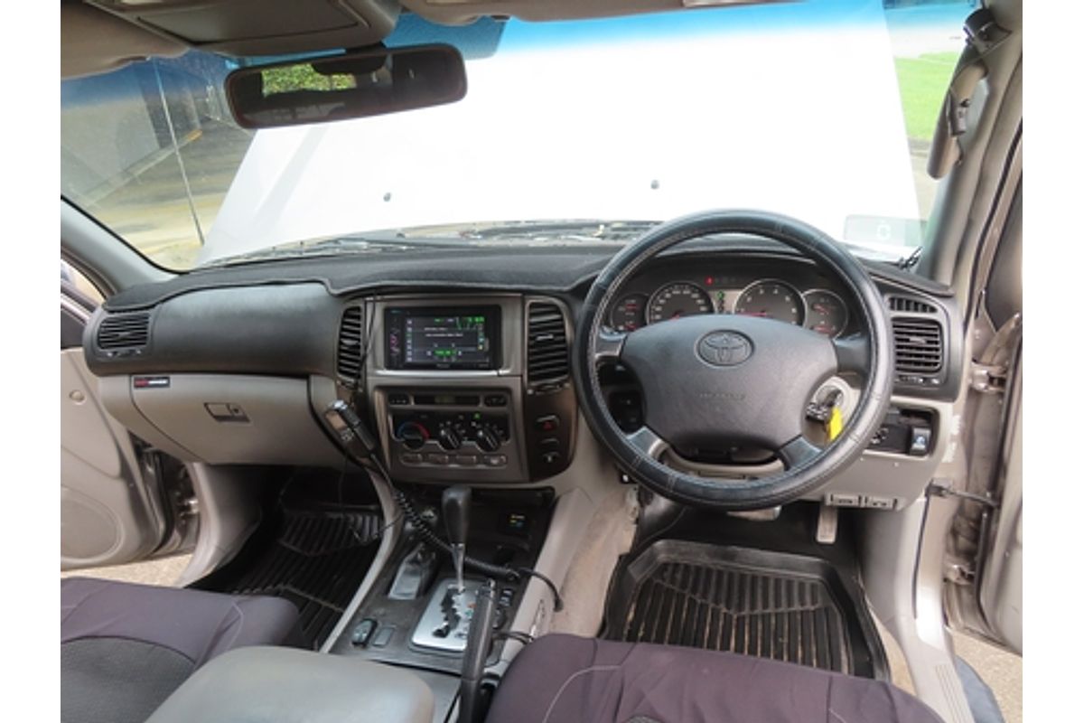 2004 Toyota Landcruiser GXL UZJ100R