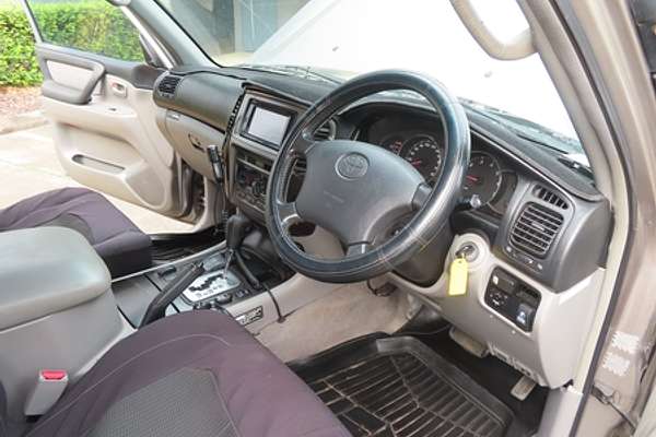 2004 Toyota Landcruiser GXL UZJ100R