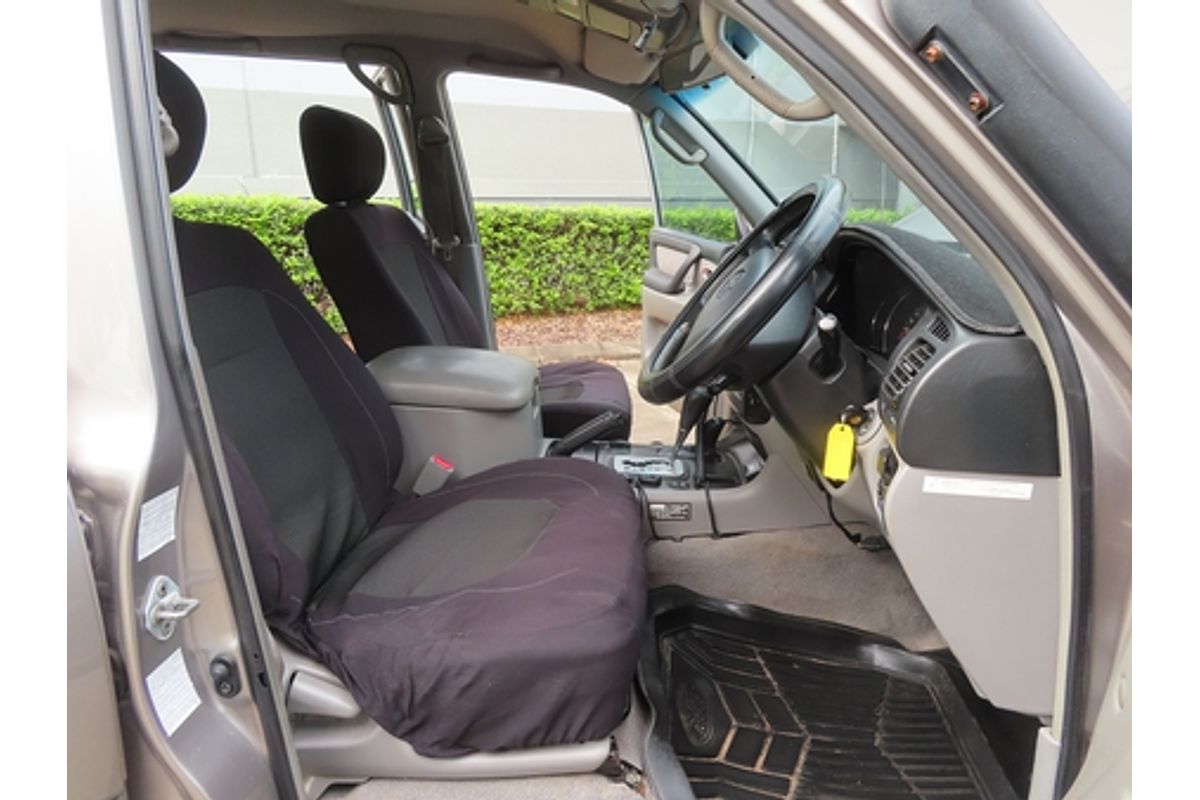 2004 Toyota Landcruiser GXL UZJ100R
