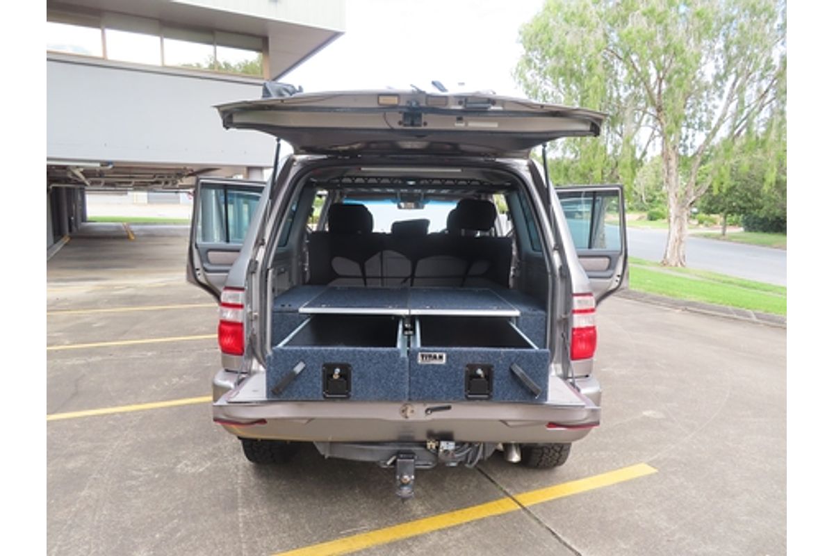 2004 Toyota Landcruiser GXL UZJ100R