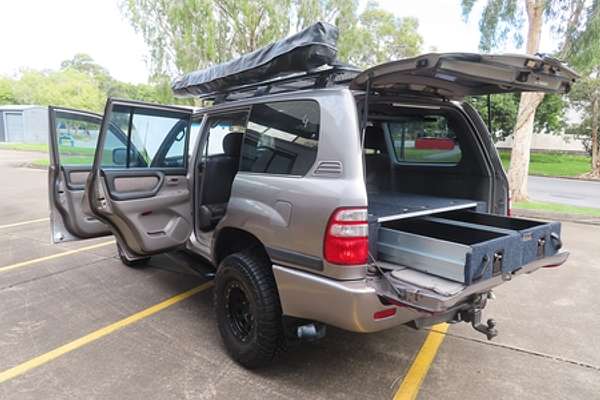 2004 Toyota Landcruiser GXL UZJ100R