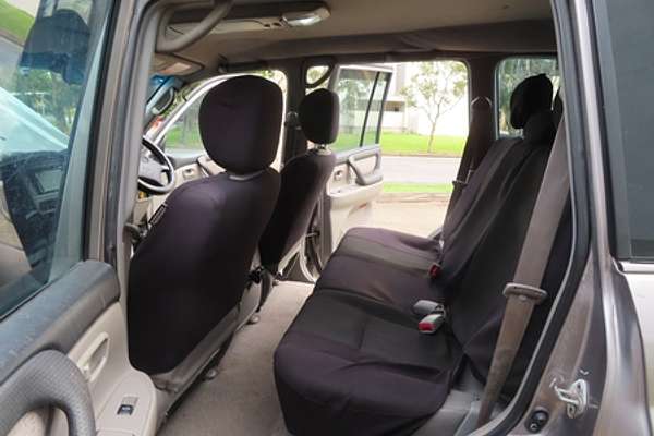 2004 Toyota Landcruiser GXL UZJ100R