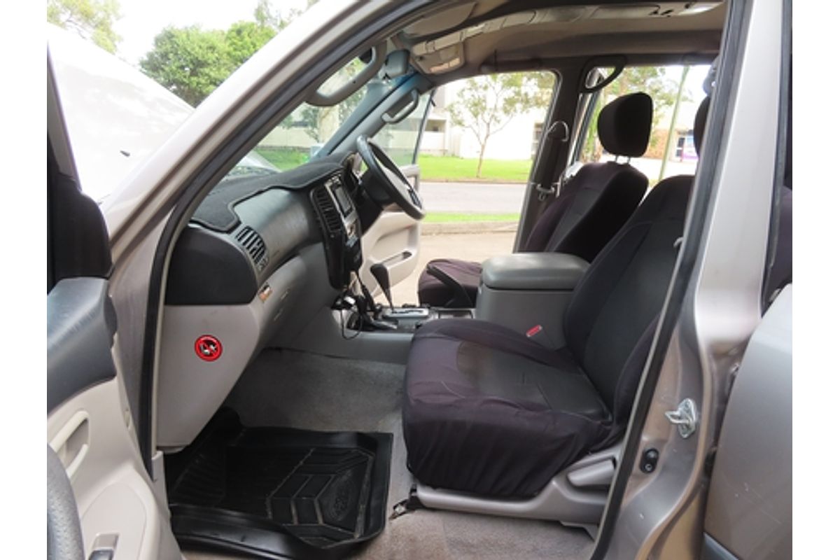2004 Toyota Landcruiser GXL UZJ100R