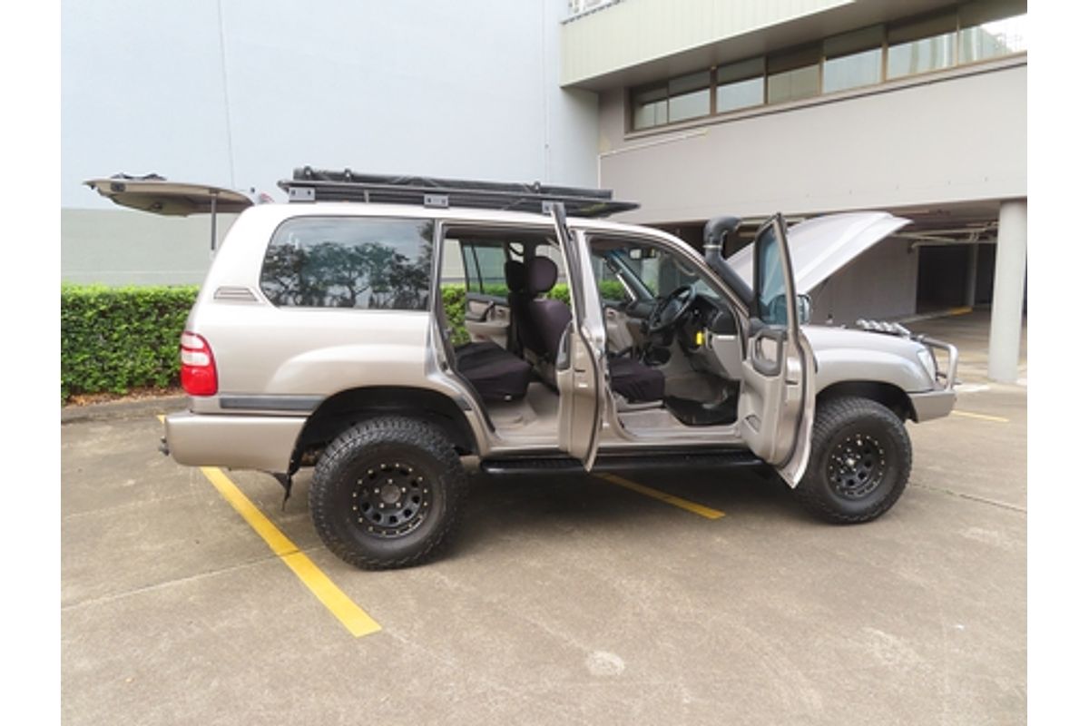 2004 Toyota Landcruiser GXL UZJ100R