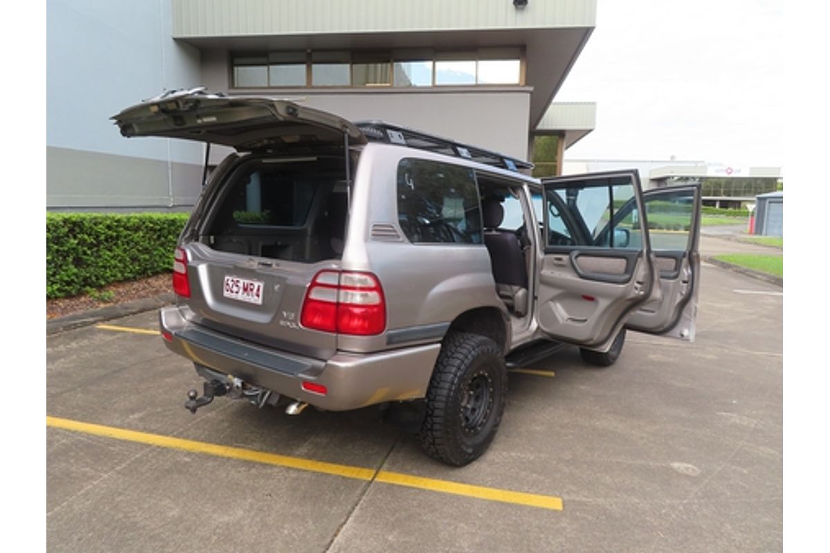 2004 Toyota Landcruiser GXL UZJ100R
