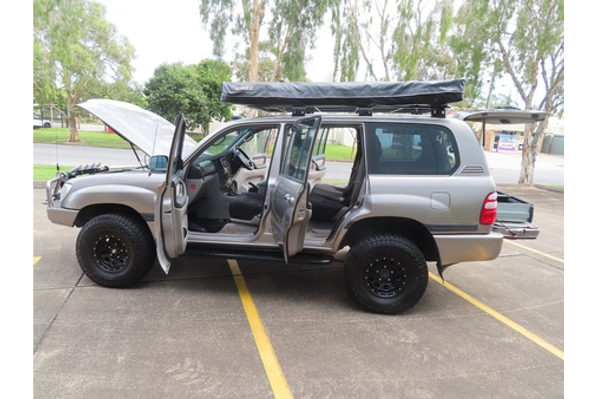 2004 Toyota Landcruiser GXL UZJ100R