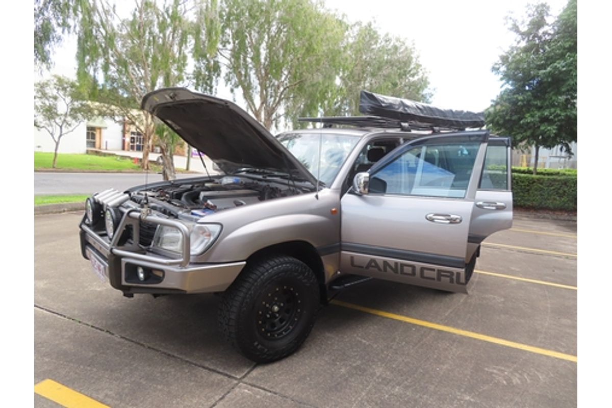 2004 Toyota Landcruiser GXL UZJ100R