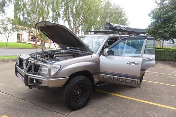 2004 Toyota Landcruiser GXL UZJ100R