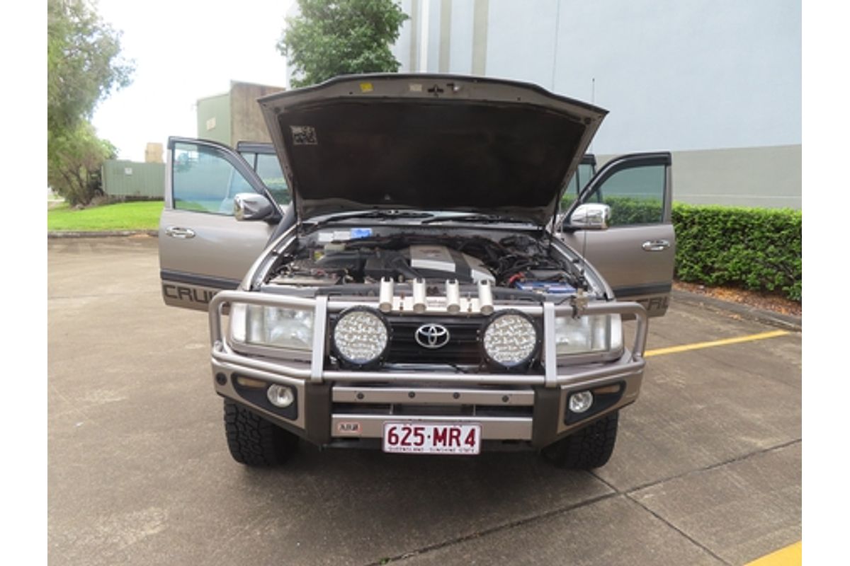 2004 Toyota Landcruiser GXL UZJ100R