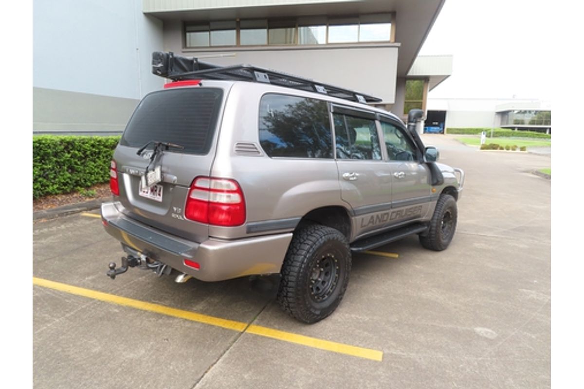 2004 Toyota Landcruiser GXL UZJ100R