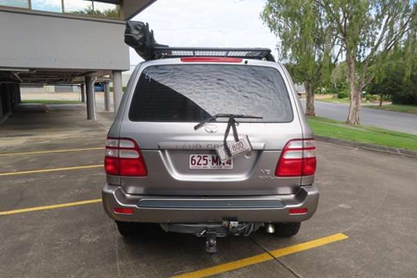 2004 Toyota Landcruiser GXL UZJ100R