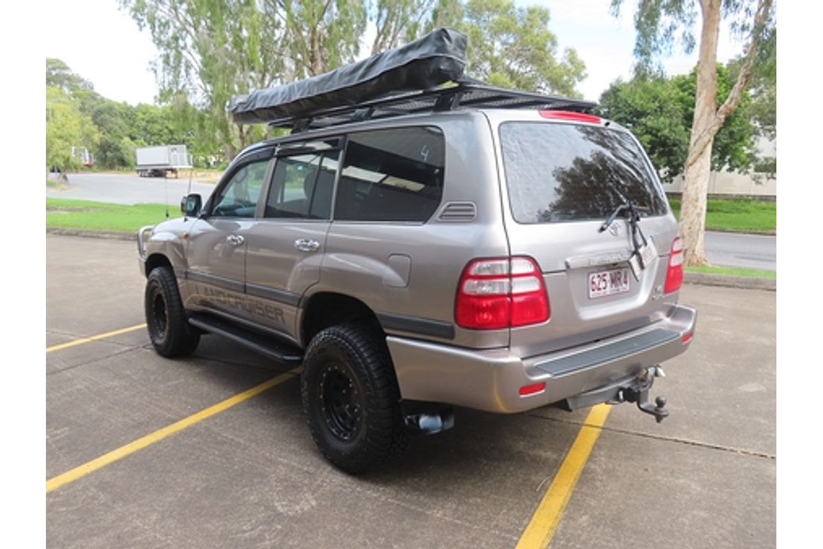 2004 Toyota Landcruiser GXL UZJ100R