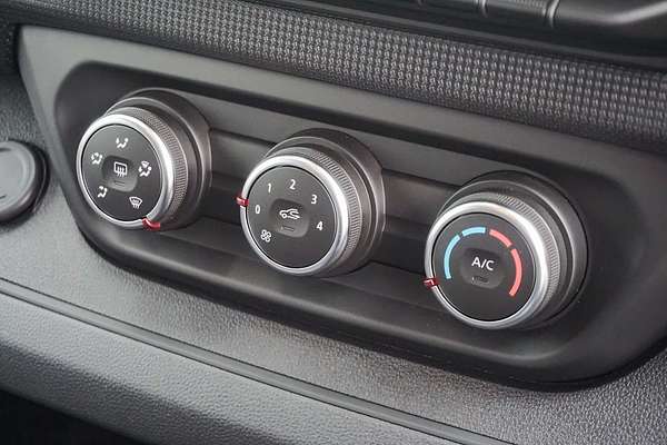 2024 Renault Trafic Premium X82 SWB