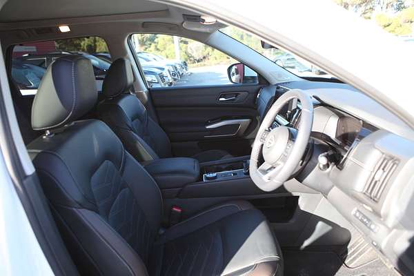 2023 Nissan Pathfinder Ti-L R53