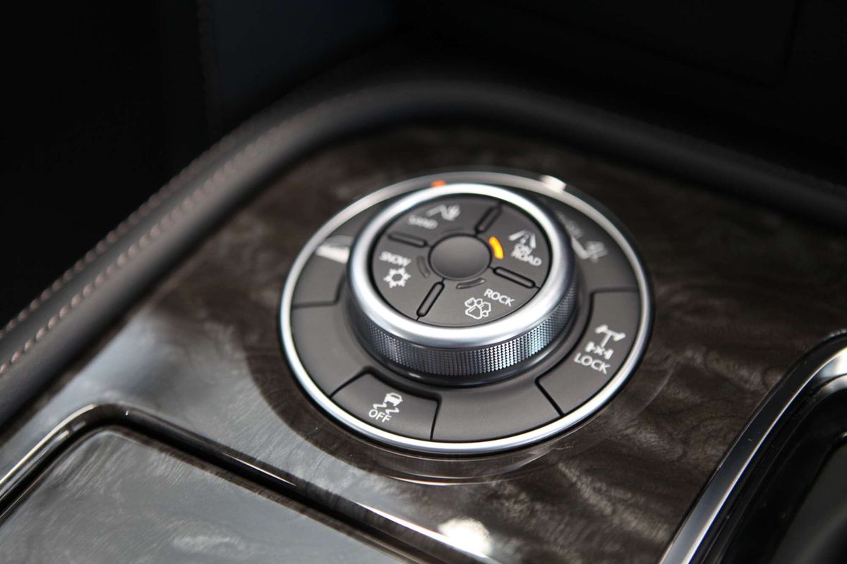 2025 Nissan Patrol Ti Y62
