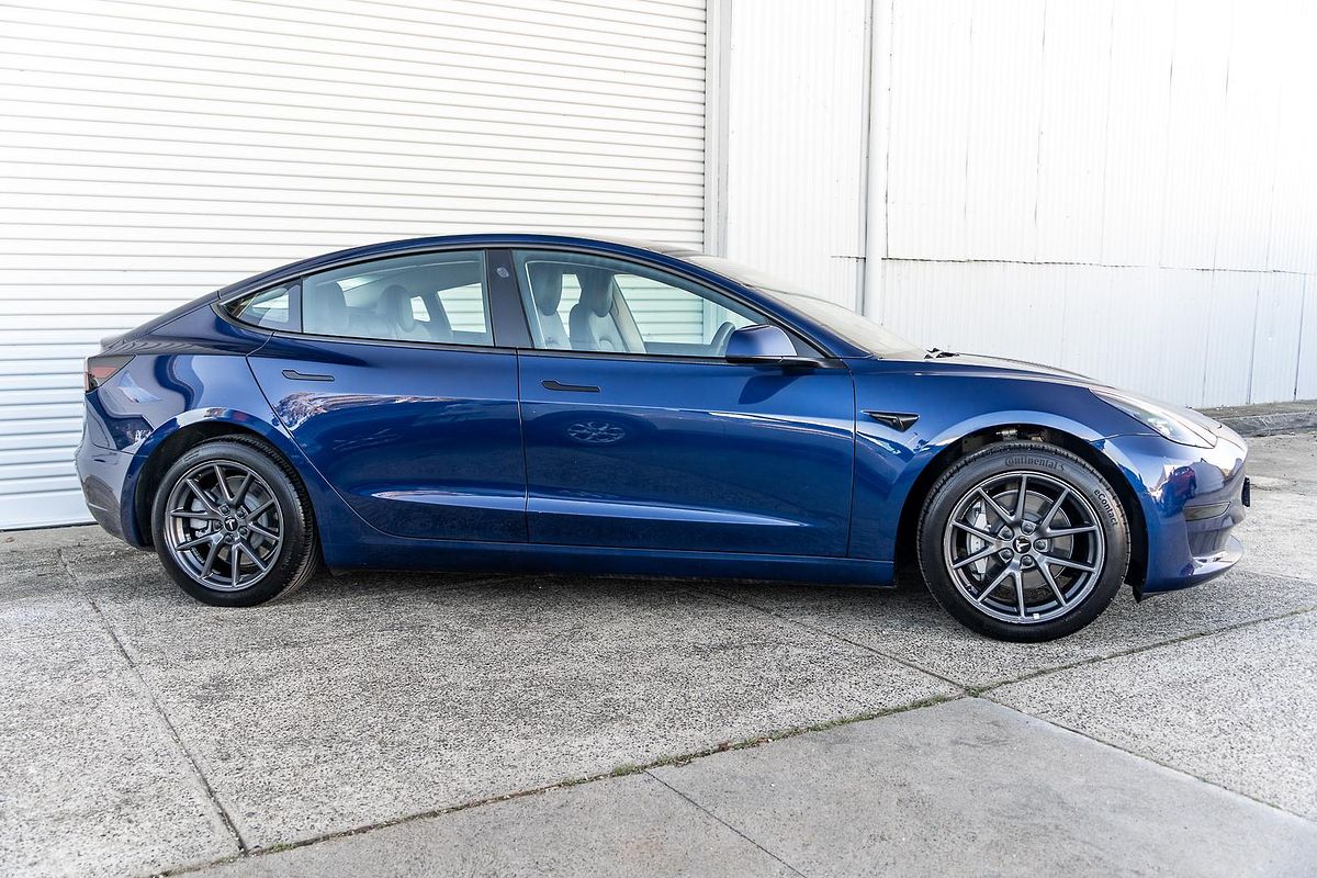 2022 Tesla Model 3 Rear-Wheel Drive