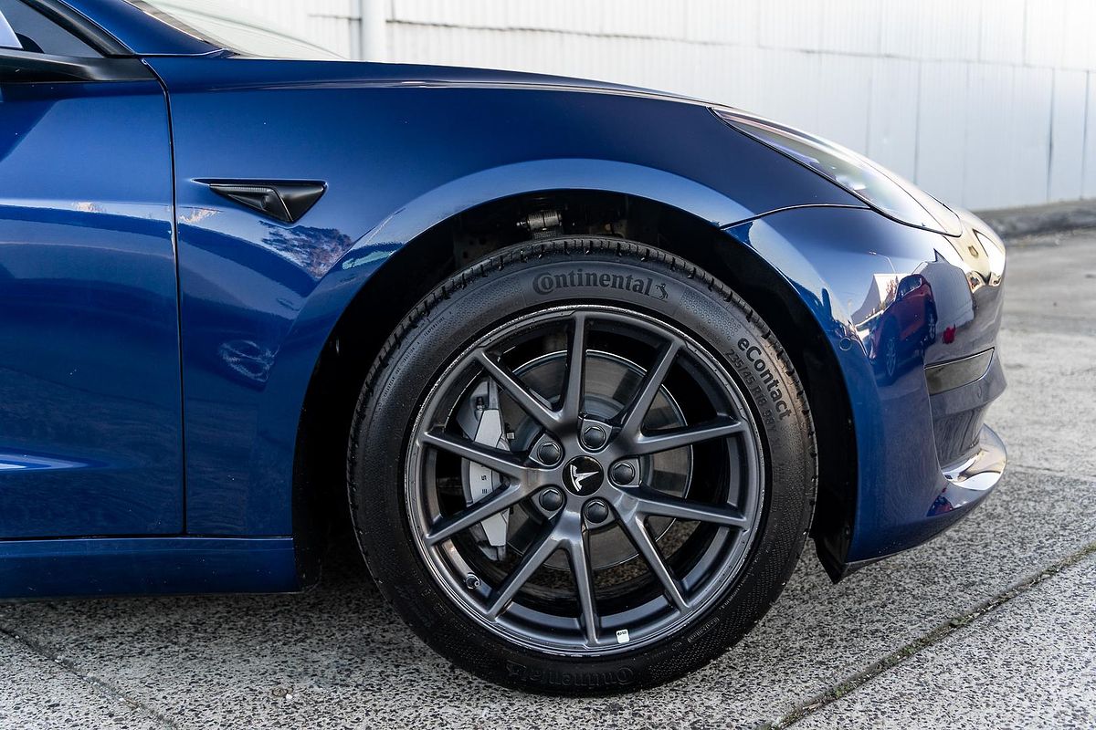 2022 Tesla Model 3 Rear-Wheel Drive