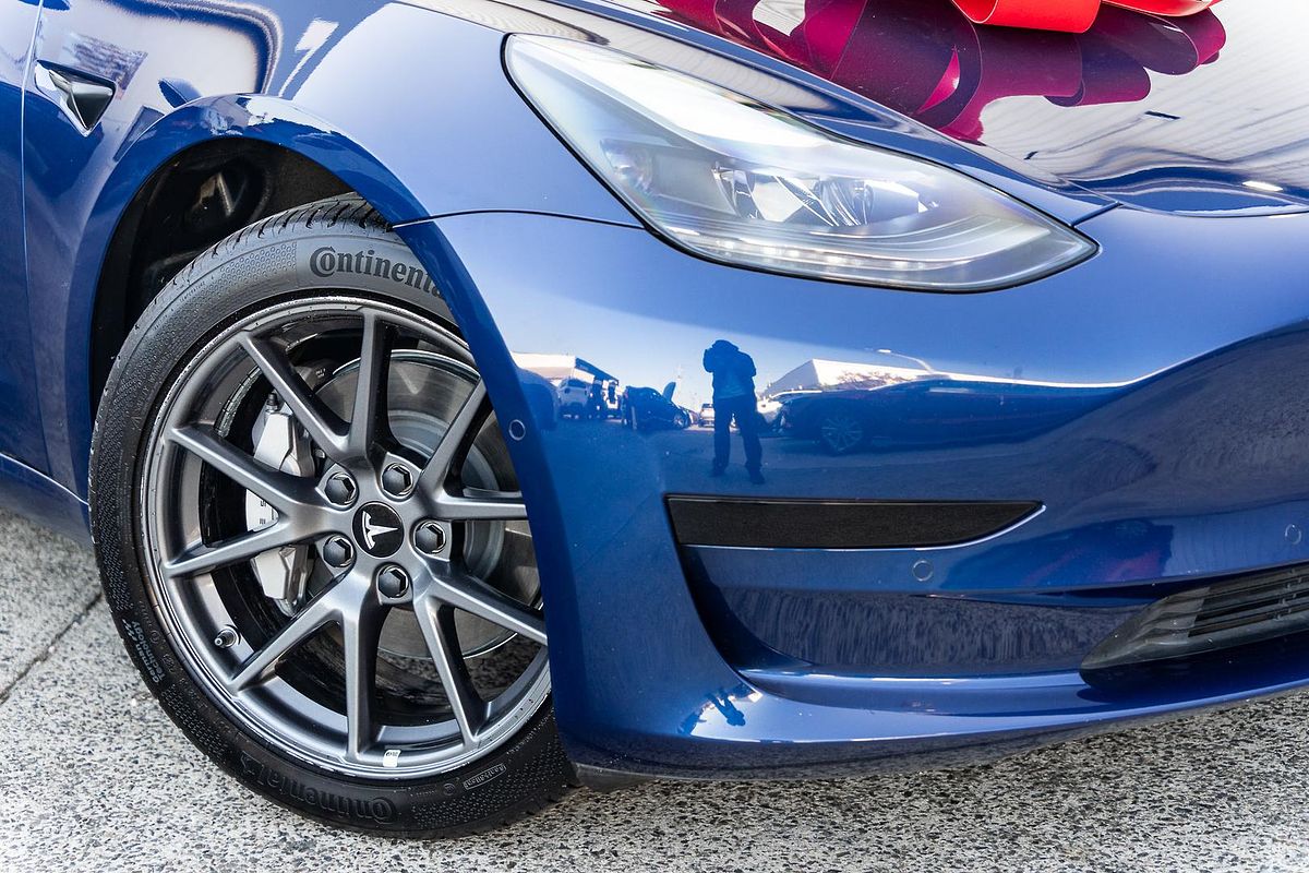 2022 Tesla Model 3 Rear-Wheel Drive