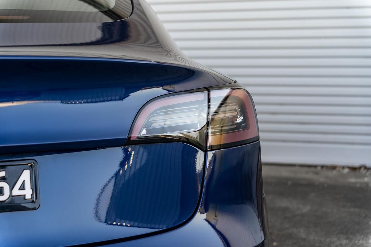 2022 Tesla Model 3 Rear-Wheel Drive