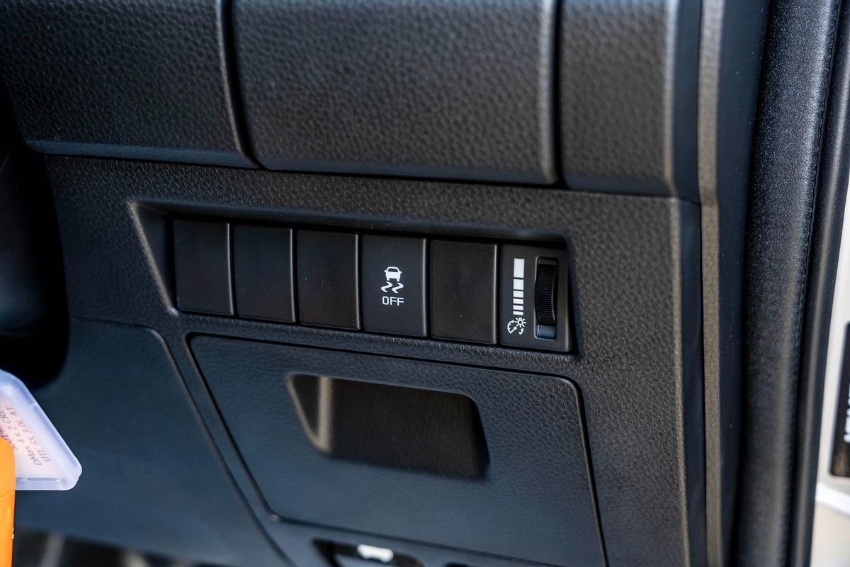 2025 Isuzu D-MAX SX High Ride Rear Wheel Drive