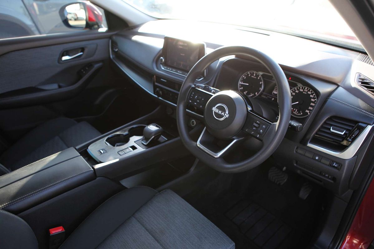 2024 Nissan X-TRAIL ST T33