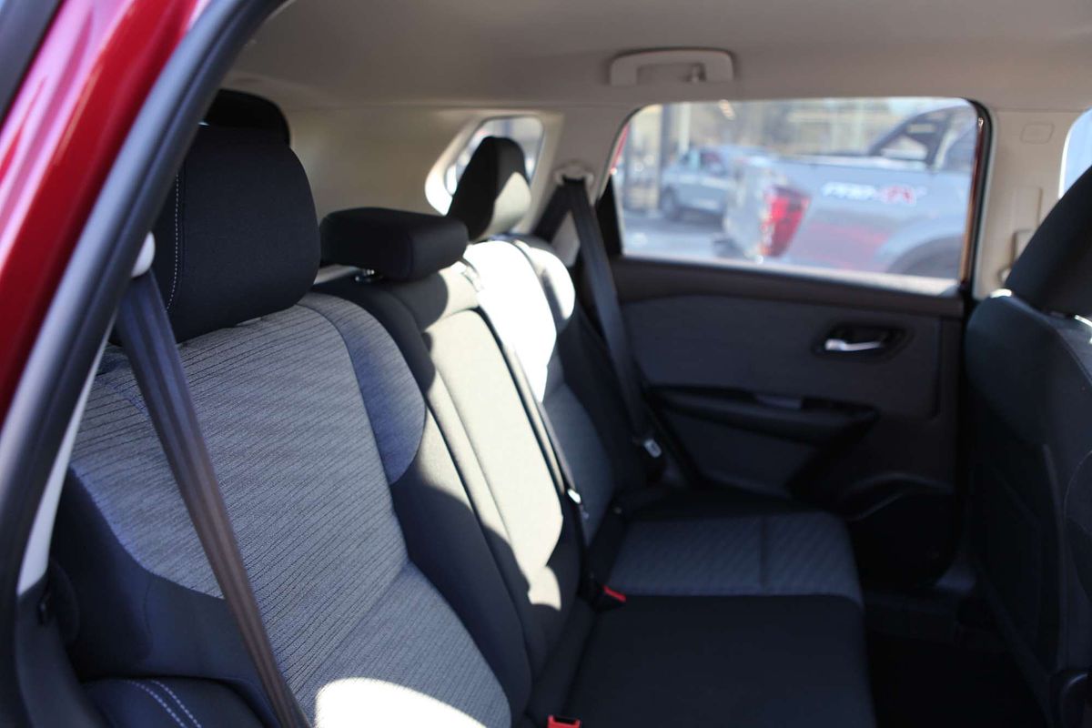 2024 Nissan X-TRAIL ST T33