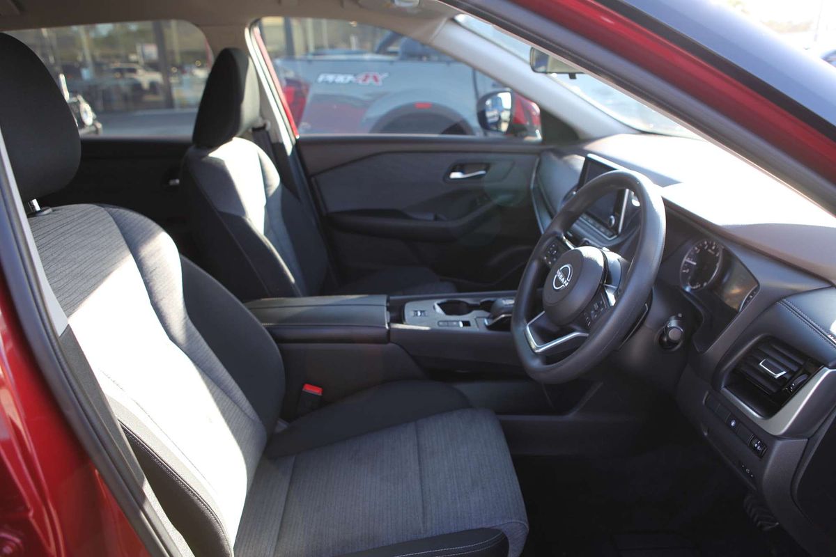 2024 Nissan X-TRAIL ST T33