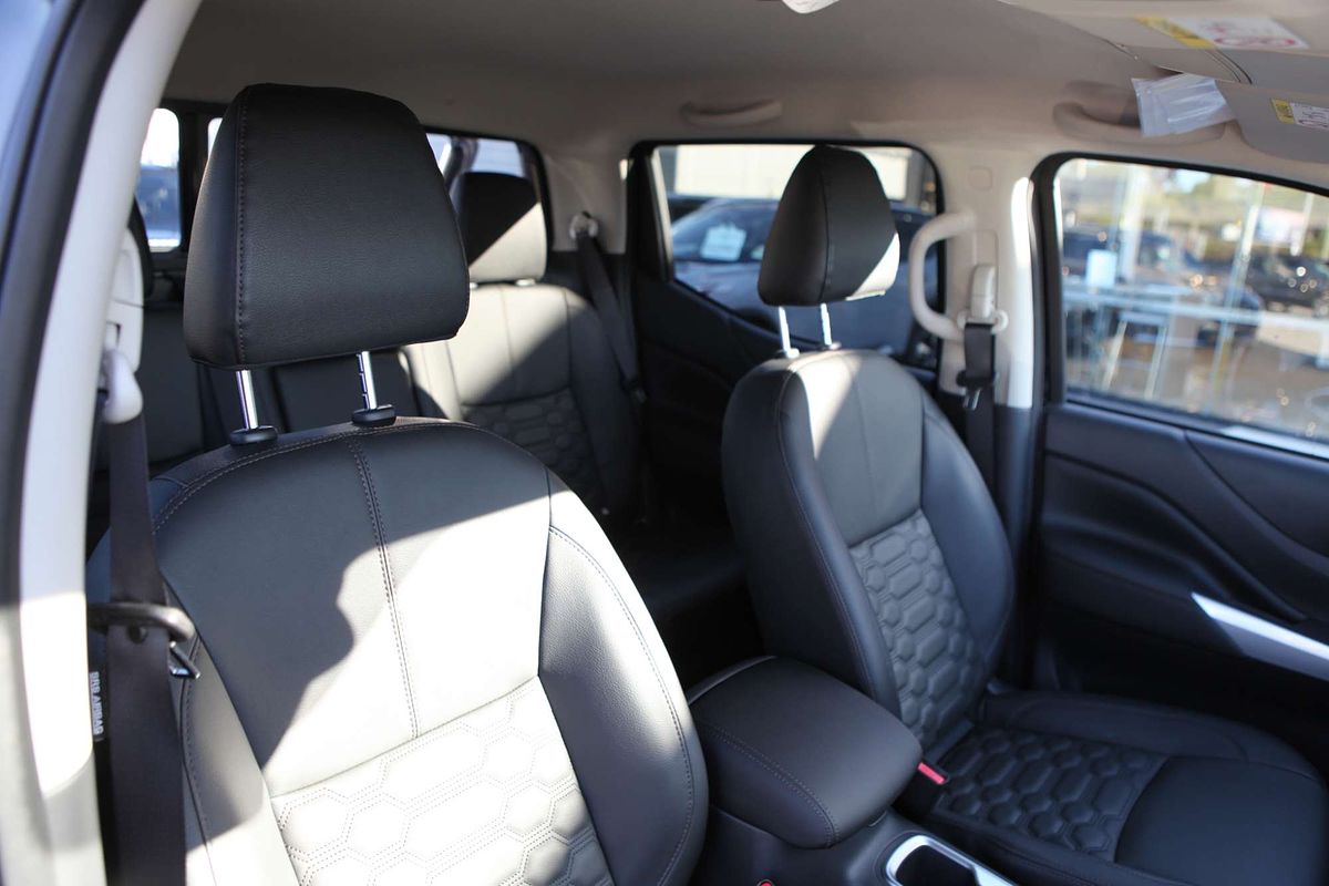 2025 Nissan Navara ST-X D23 4X4