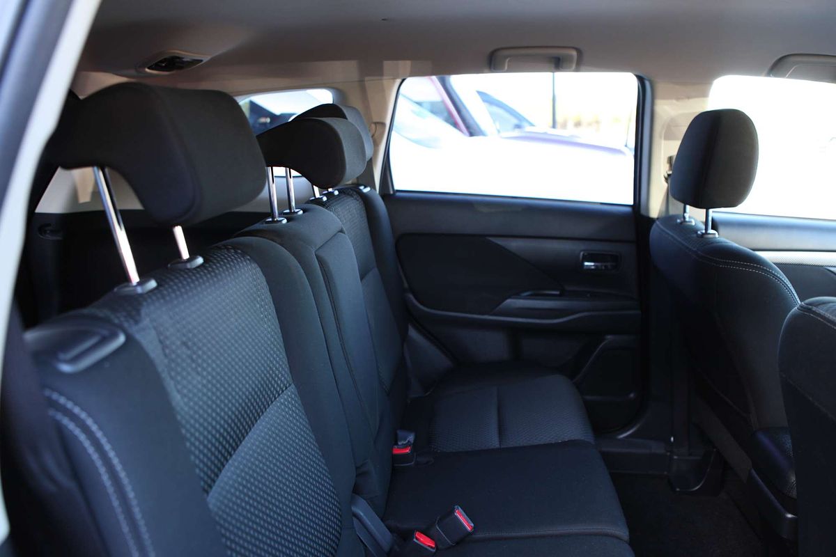 2016 Mitsubishi Outlander LS ZK