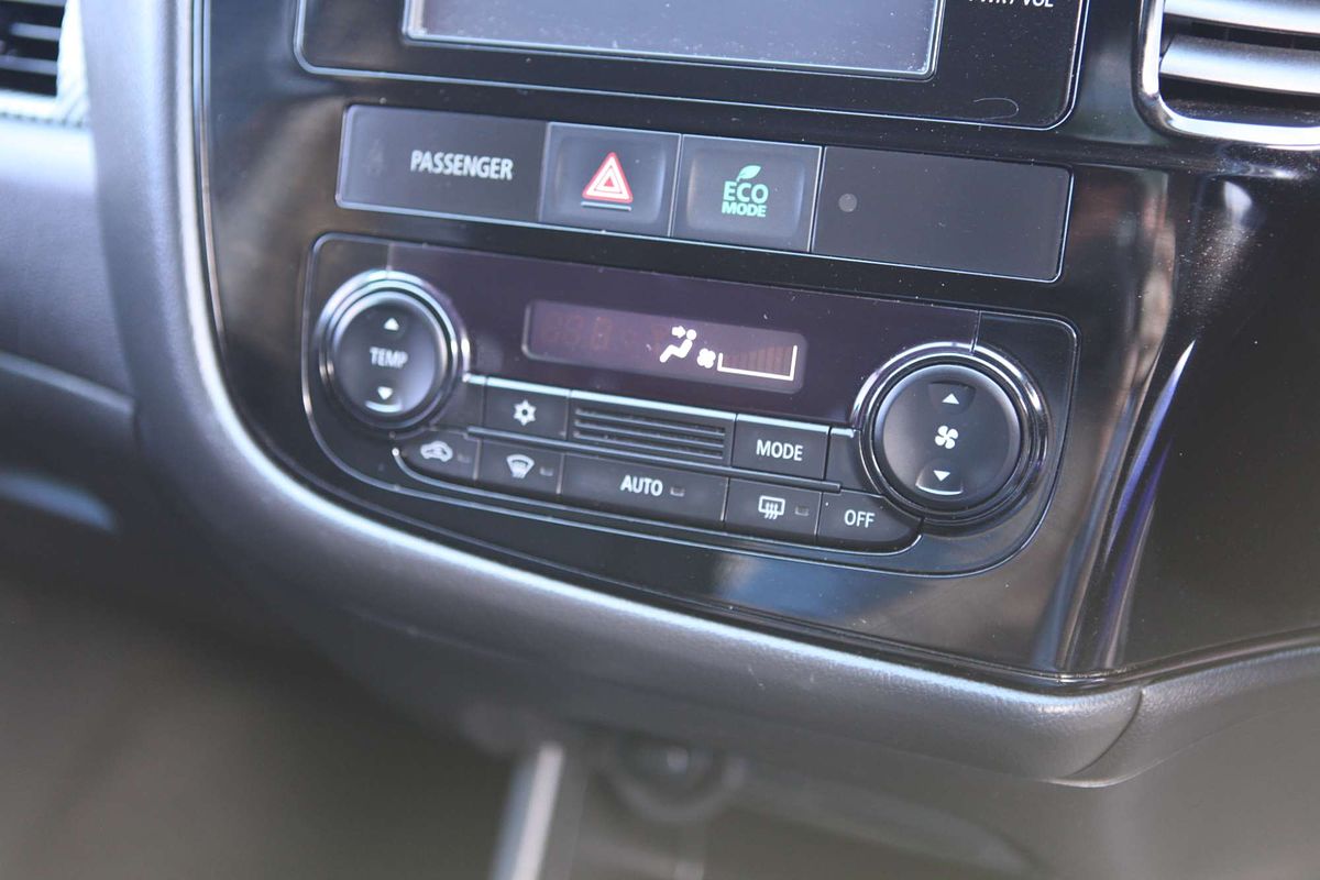 2016 Mitsubishi Outlander LS ZK