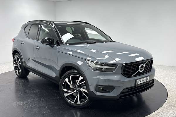 2021 Volvo XC40 T5 R-Design