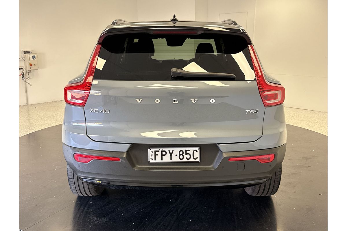 2021 Volvo XC40 T5 R-Design