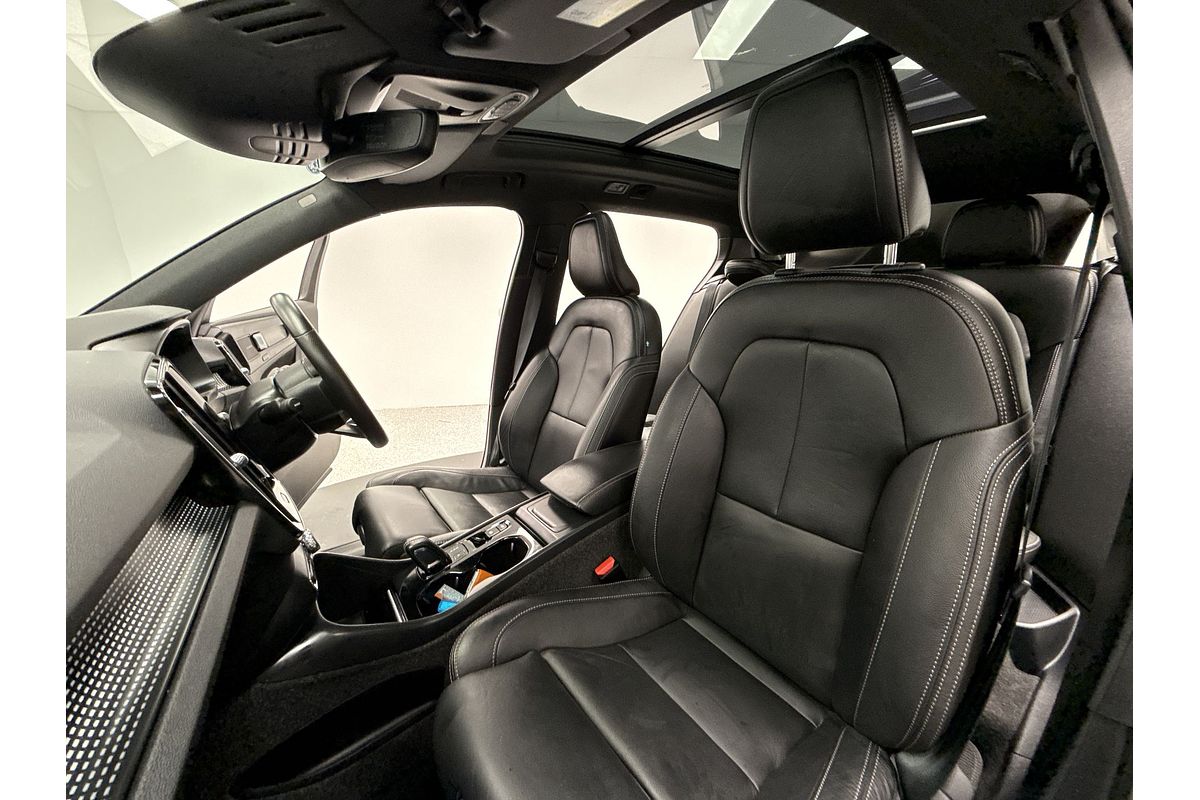 2021 Volvo XC40 T5 R-Design