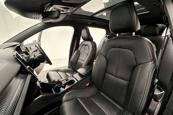 2021 Volvo XC40 T5 R-Design