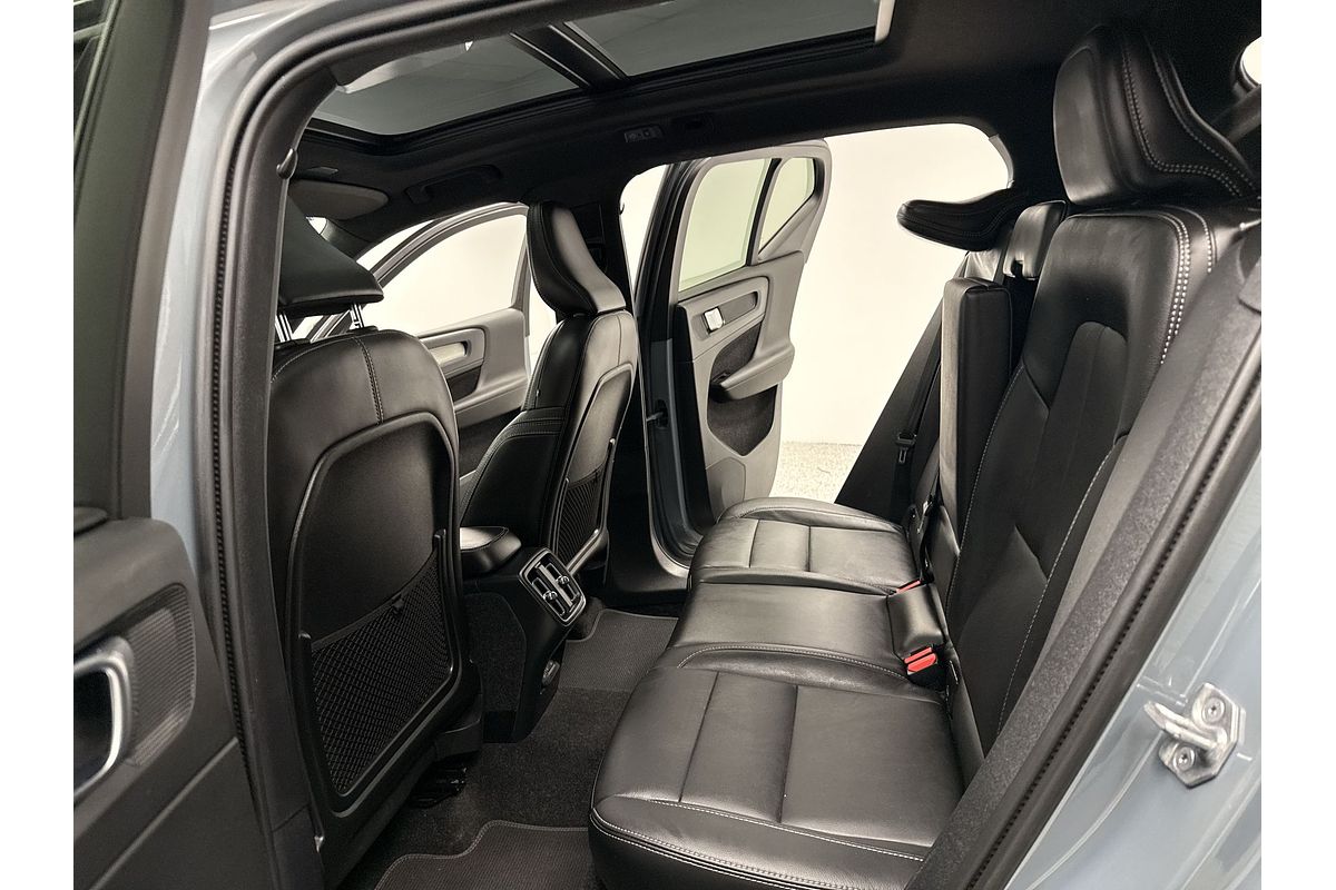 2021 Volvo XC40 T5 R-Design