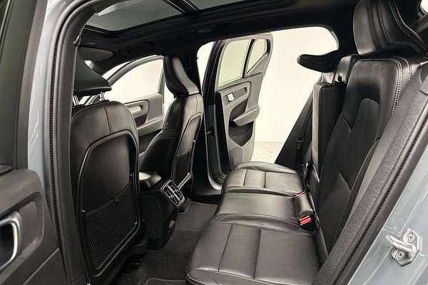 2021 Volvo XC40 T5 R-Design