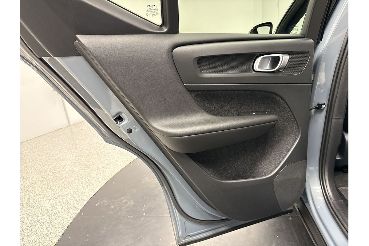 2021 Volvo XC40 T5 R-Design
