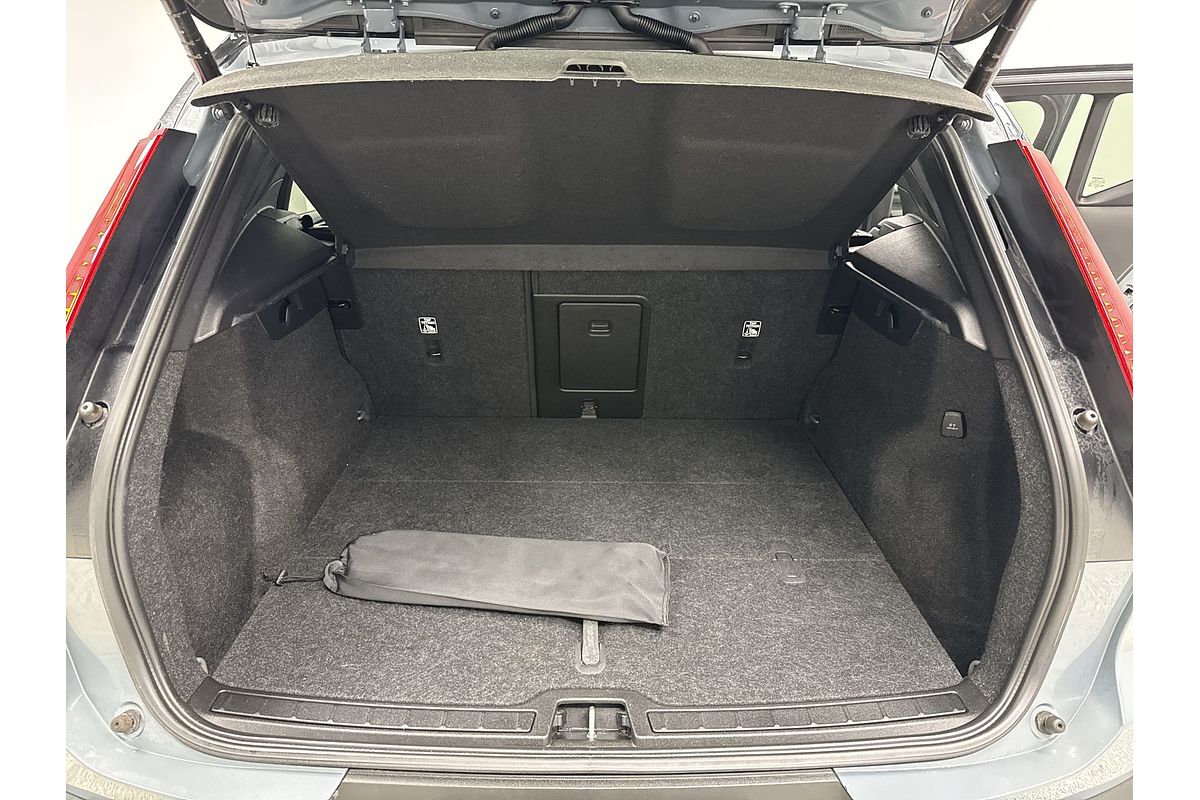 2021 Volvo XC40 T5 R-Design